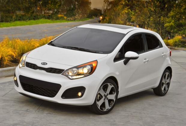 2013_kia_rio_5-door_hatchback_sx_f3q