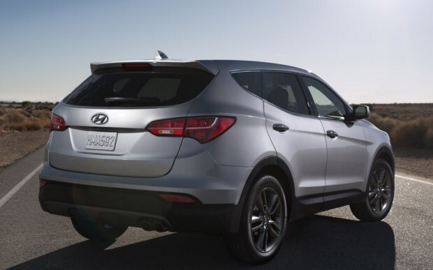 2013-Hyundai-Santa-Fe-Sport-rear-three-quarter-2-1024x640
