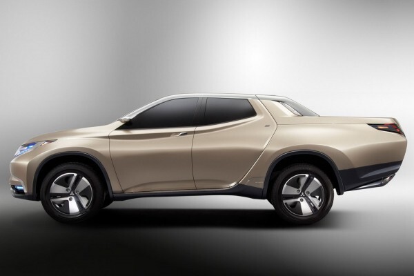 Mitsubishi-Hybrid-Pickup-5[2]