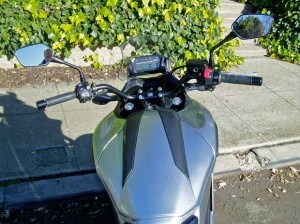 2012-Honda-NC-700X-Cntrls