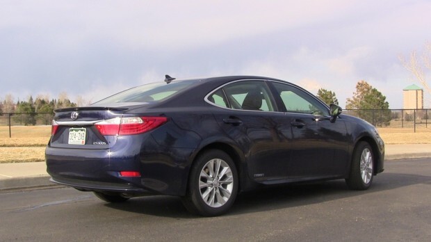 2013 lexus es 300h rear profile