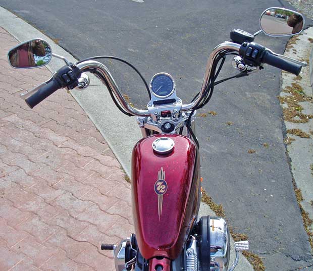 2012-Harley-Davidson-XL1200V-Sportster-72-Cntrls