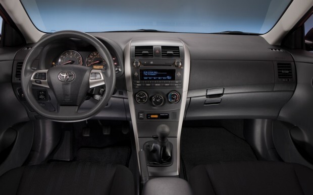 2012-Toyota-Corolla-sedan-interior-1024x640