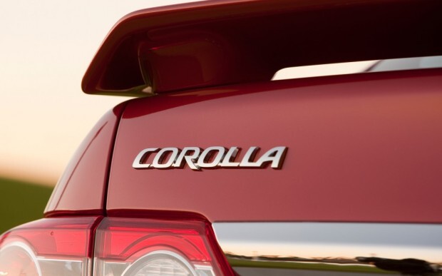 2013-Toyota-Corolla-badge-1024x640