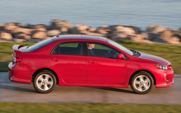 2013-Toyota-Corolla-side-shot-1024x640