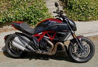 2012-Ducati-Diavel-RSD