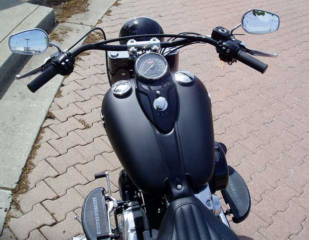2012-Harley-Davidson-FLS-Softail-Slim-Cntrls