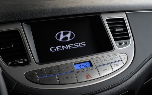 2013 hyundai genesis sedan dash display