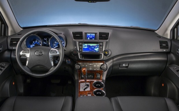 2013-Toyota-Highlander-Hybrid-interior-1-1024x640