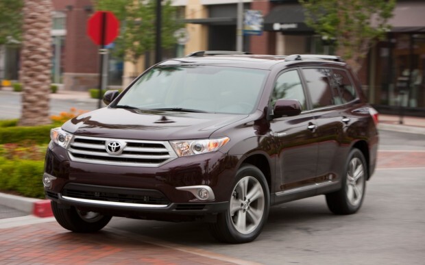 2013-Toyota-Highlander-front-three-quarter-1024x640