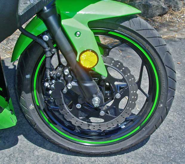 2013-Kawasaki-Ninja300-FWhl