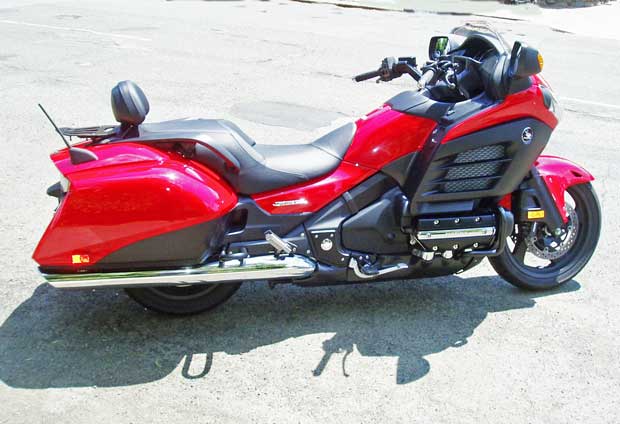 2013-Honda-Gold-Wing-F6B-RSD