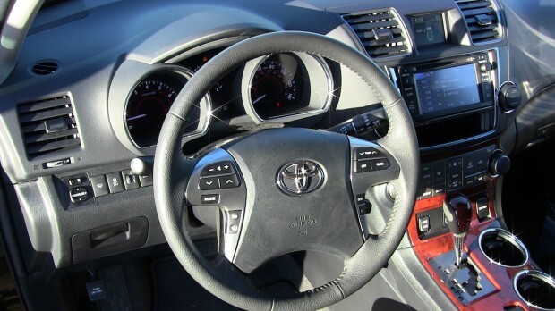 2013 toyota highlander limited interior dash