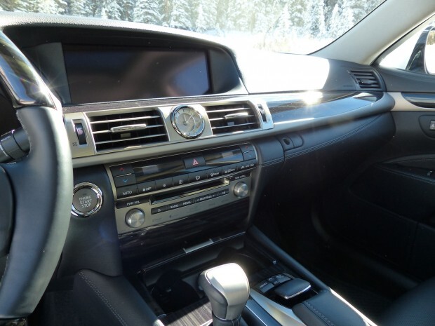 2014_lexus_ls460_centerstack