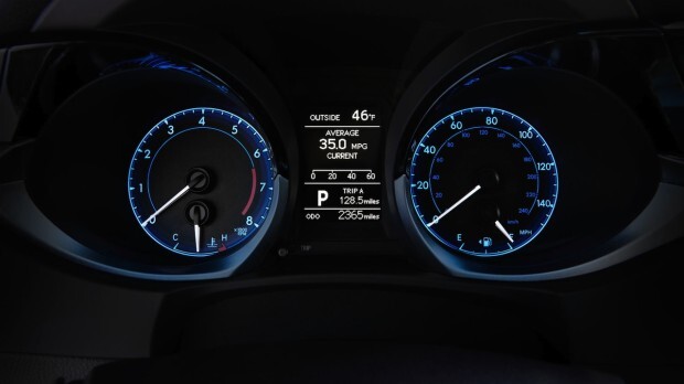 2014_toyota_corolla_gauges