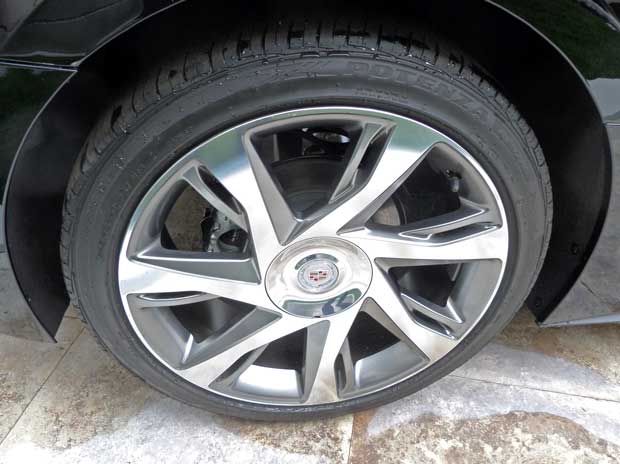 Cadillac-ELR-Whl