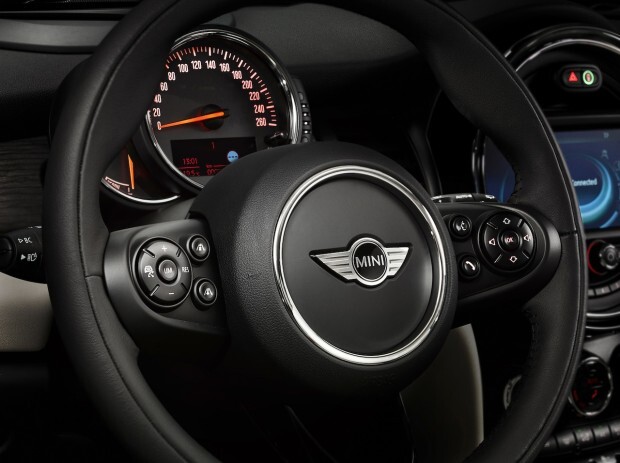 2014_mini_cooper_steering_wheel