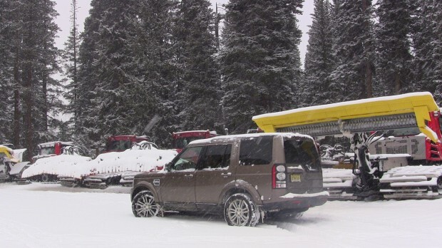 2014_land_rover_lr4_snow_cat