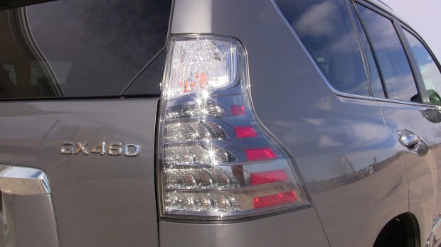 2014_lexus_gx460_taillight