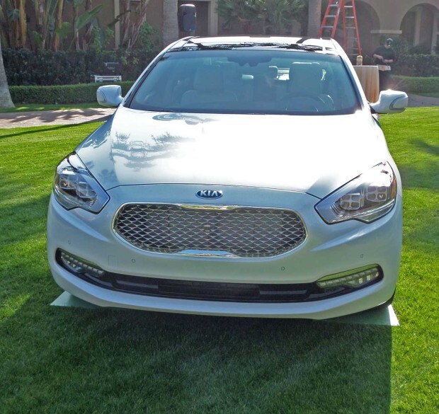 2015-Kia-K900-Nose