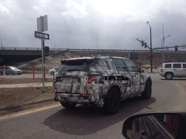 2016_rr_discovery_sport_rear-1