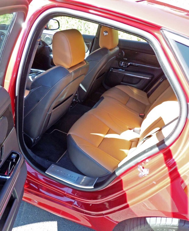 Jaguar-XJR-RR-Seat