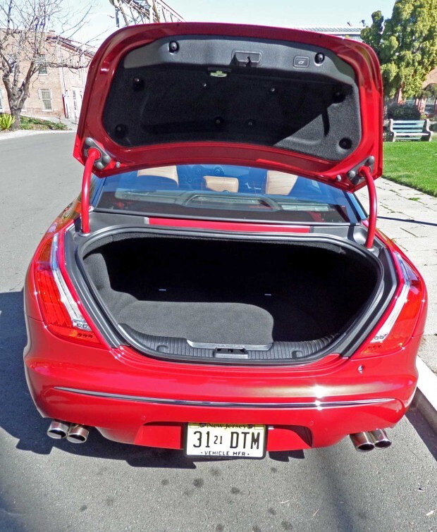 Jaguar-XJR-Trunk