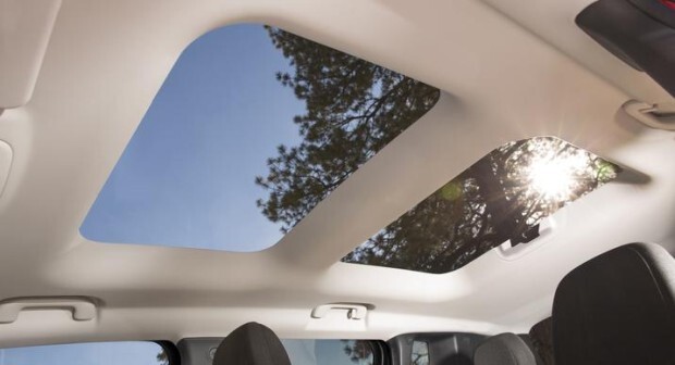 Jeep Renegade topless inside