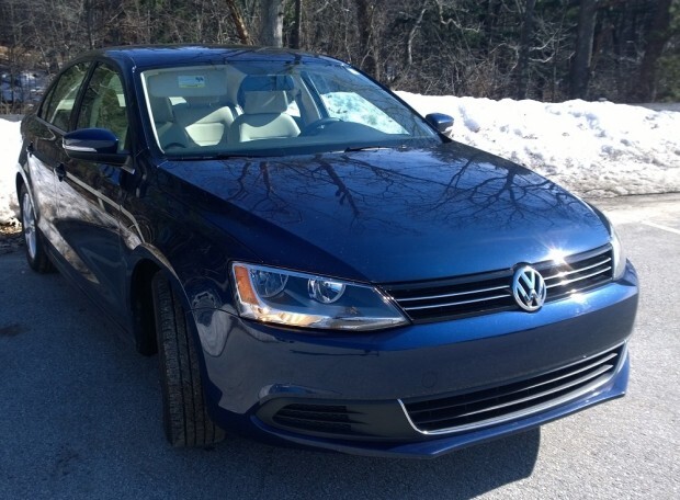 2014 Volkswagen Jetta SE Front Quarter