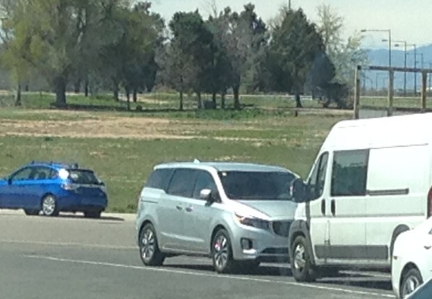 2015_kia_sedona_spied_front