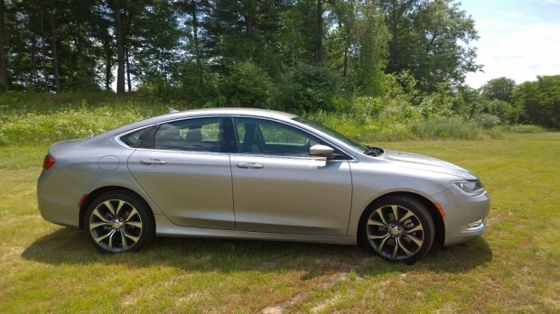 2015 Chrysler 200 Profile
