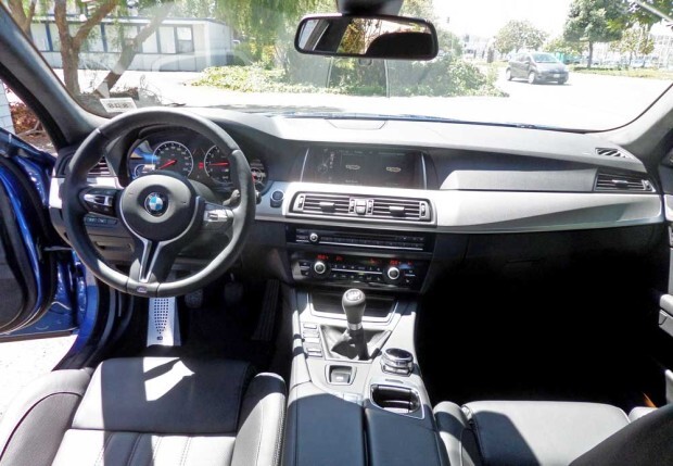 BMW-M5--Dsh