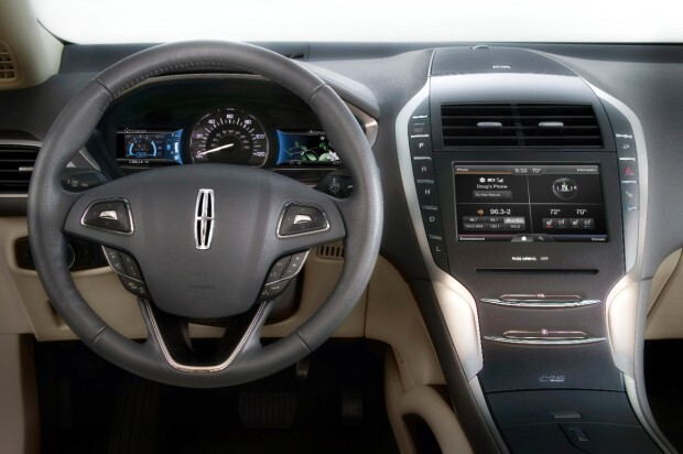 2014_Lincoln_MKZ_hybrid_dash_steering_wheel