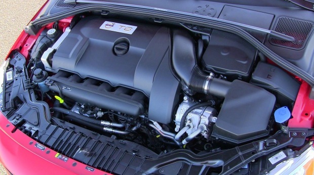 2015_volvo_v60_t6_r_design_engine