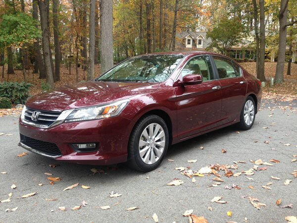 2015-Honda-Accord-Three-Qua