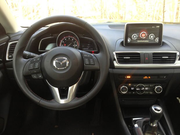 2015-Mazda-3-Interior3