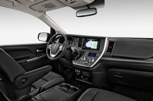 2015-toyota-sienna-se-interior