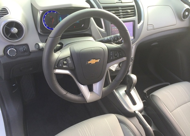 2015_chevy_trax_interior_dash