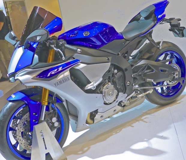 YAMAHA YZF-R1