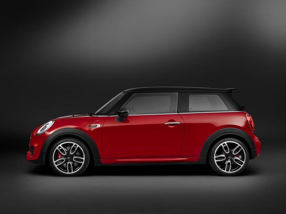 The 2015 Mini John Cooper Works Hatchback is slated to make its debut at the 2015 Detroit Auto Show.