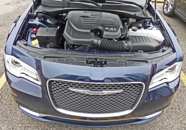 Chrysler-300-Eng-3.6