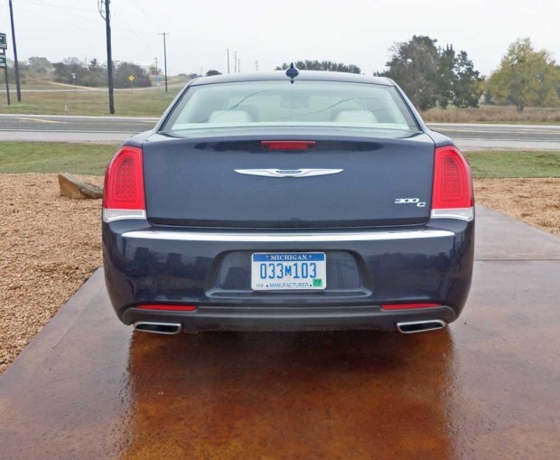 Chrysler-300-Tail