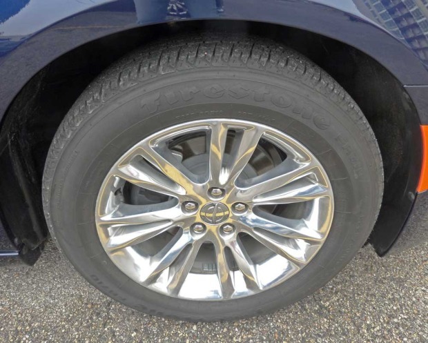 Chrysler-300-Whl7D