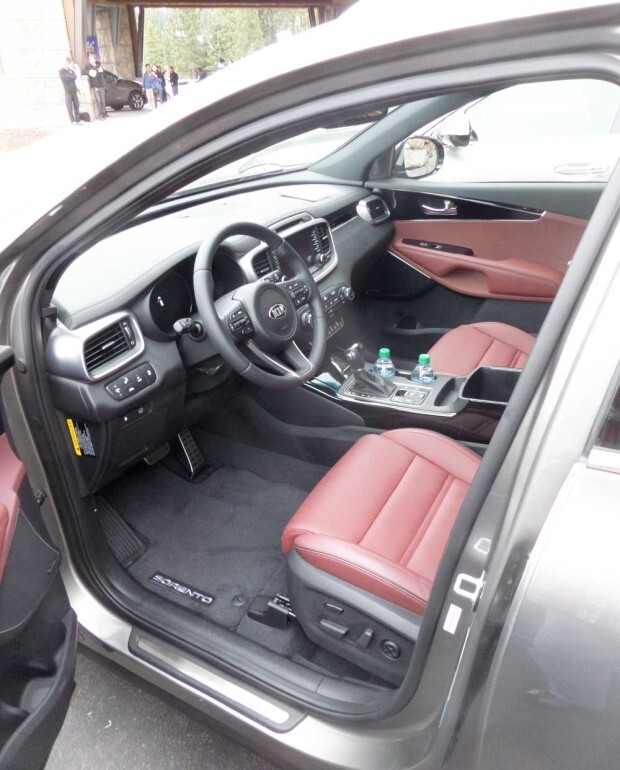 Kia-Sorento-Int