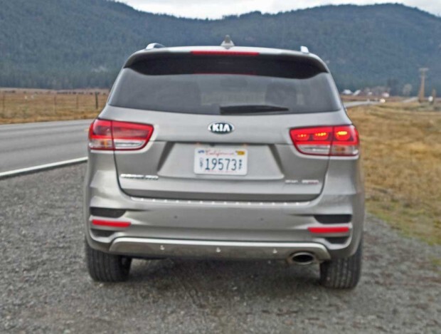 Kia-Sorento-Tail