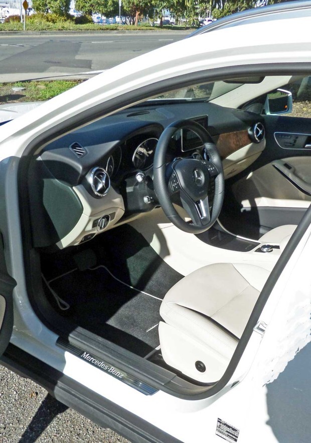 MBZ-GLA250-4MATIC-Int