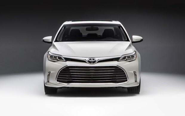 2016_Toyota_Avalon_front
