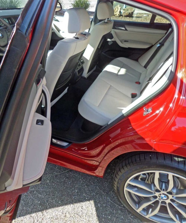 BMW-X4-28i-xDrive-RInt