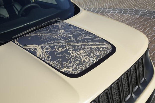 Jeep Renegade Desert Hawk Concept hood