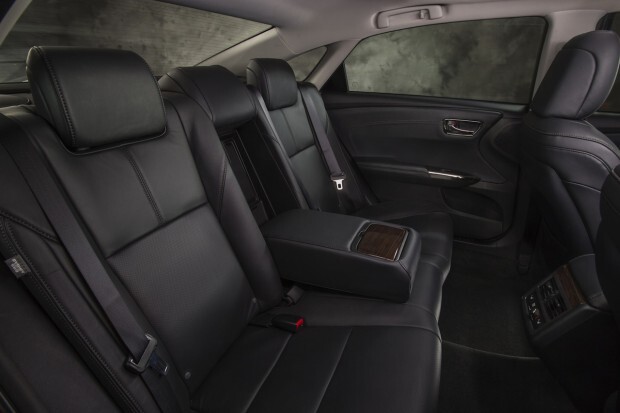 Toyota-Avalon-rear-back-seat